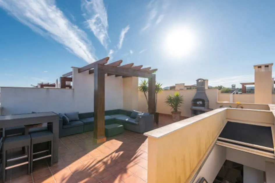 Fantastic penthouse with large roof terrace and sweeping sea views in Cala Murada