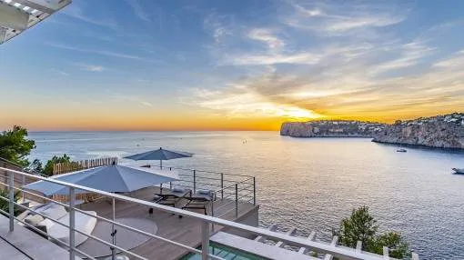 Dream villa on the first sea line with breathtaking sea views and sunsets in Cala Llamp