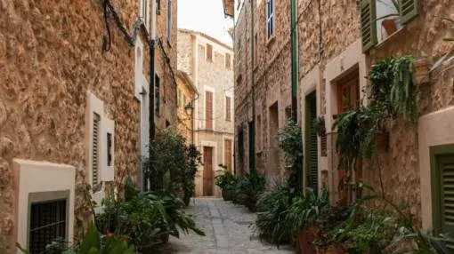 Renovated townhouse with Mallorcan character in the old town of Fornalutx Renovated townhouse with Mallorcan character in the old town of Fornalutx