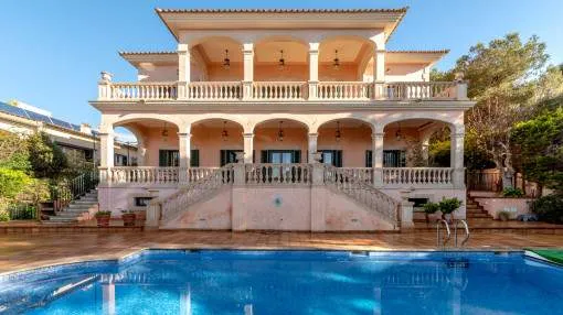 Spectacular Mediterranean villa on the first sea line with fantastic sea views in Son Verí Nou
