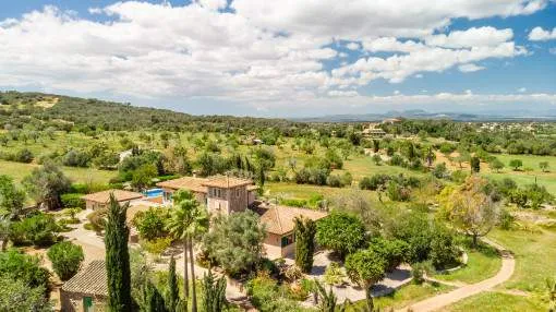 Charming finca-property on Hamburger Hill with panoramic views of the church of Cas Concos as far as the Tramuntana