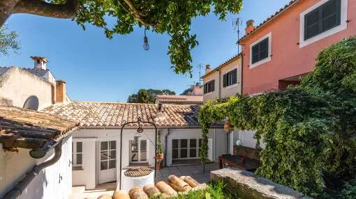 Beautiful and bright town-house with small garden in Esporles Beautiful and bright town-house with small garden in Esporles