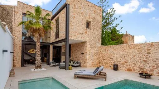 Unique luxury townhouse with pool, roof terrace and views of the church of Santanyí