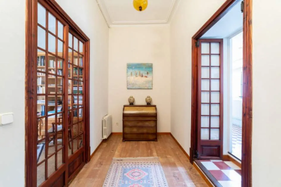 Sunny, spacious apartment in Palma with wonderful Mallorcan character