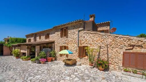 Rustic manor with pool and privacy on a large plot in the heart of Bonaire Rustic manor with pool and privacy on a large plot in the heart of Bonaire