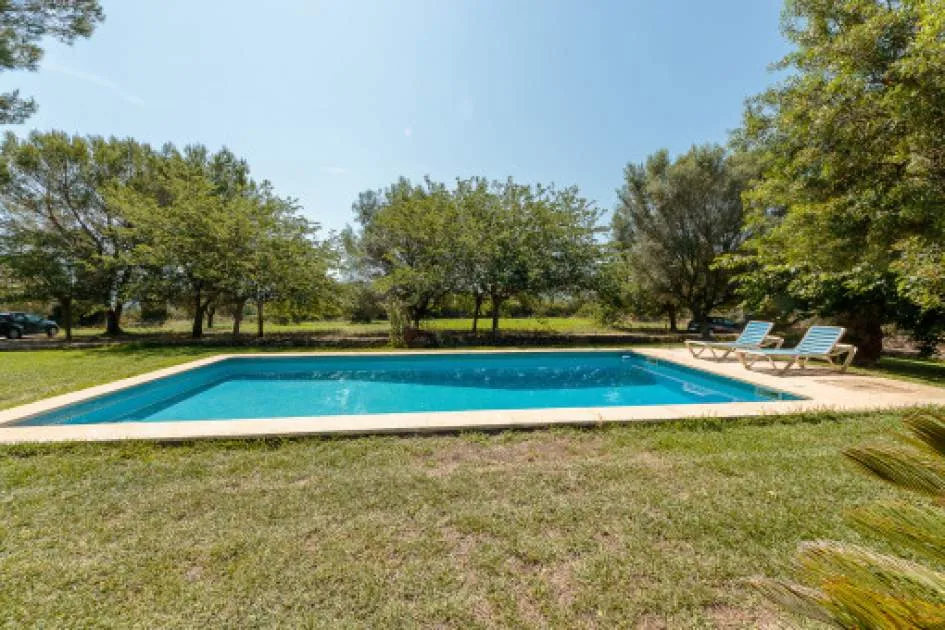 Charming, self-sufficient finca with pool on a very large plot of land with ample privacy near to St. Margalida