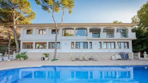 Stunning sea view villa with pool on big plot in Santa Ponsa