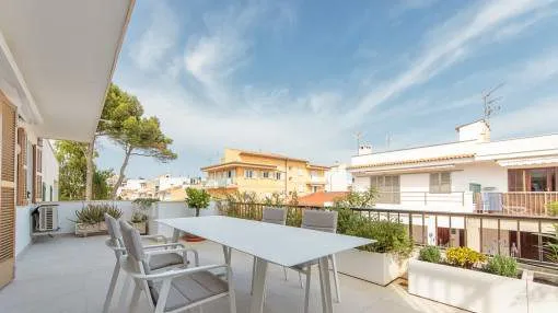 Apartment in small community of owners with spacious terrace and near the sea in Can Picafort