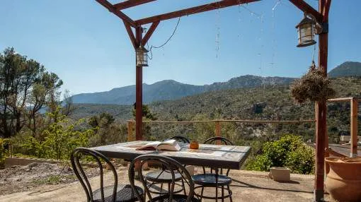 Idyllically-located property in Orient in the natural paradise Sierra de Tramontana