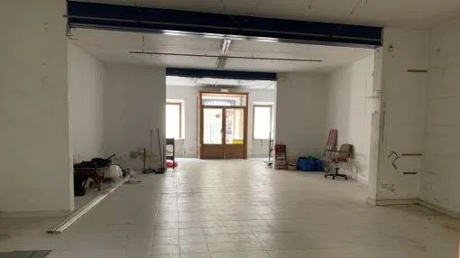 Commercial shop premises in Alaro with potential for diverse usage Commercial shop premises in Alaro with potential for diverse usage