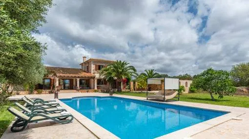 Wonderful natural-stone finca with pool and picturesque views cvery close to Santanyi