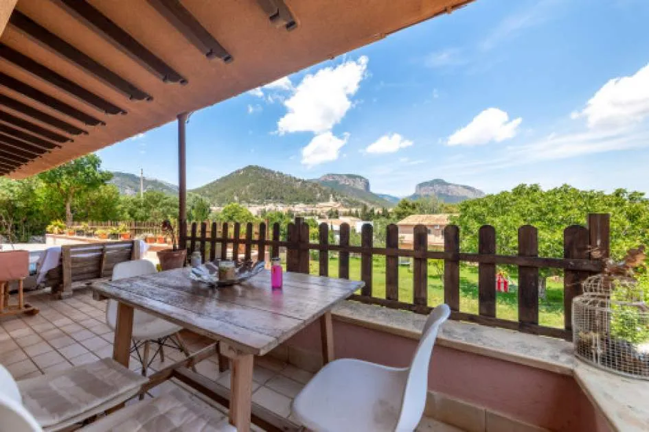 Finca with enchanting views within walking distance of the market-square in Alaró