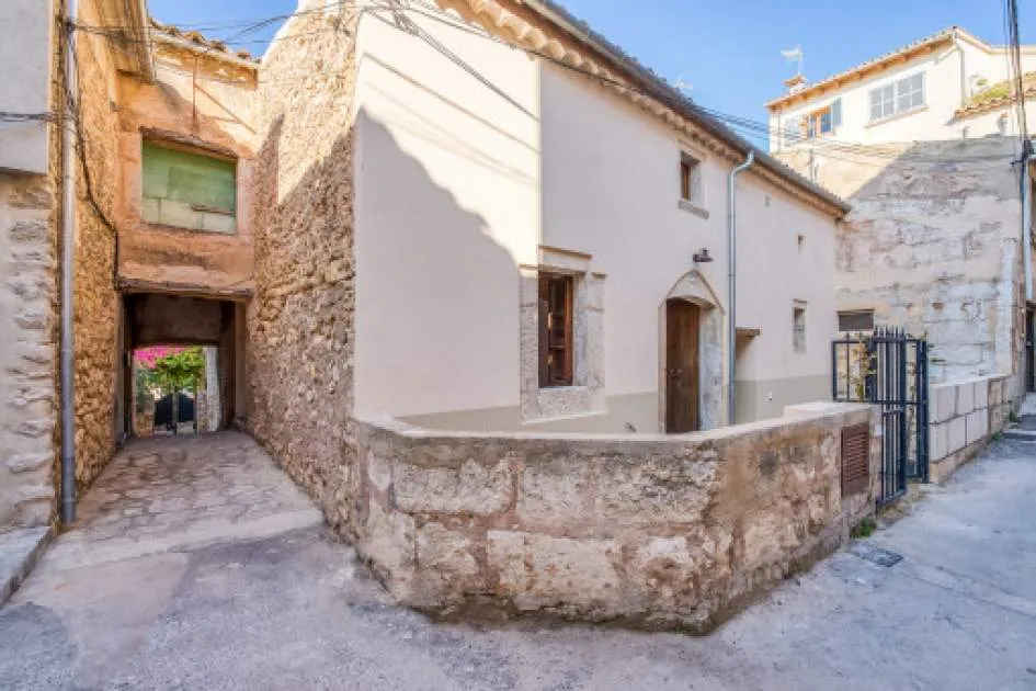 Town-house with garage in a quiet street in Campanet