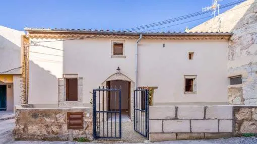 Town-house with garage in a quiet street in Campanet