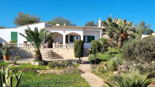 Romantic treasure with touristic rental licence and Mediterranean garden near Cala Llombards