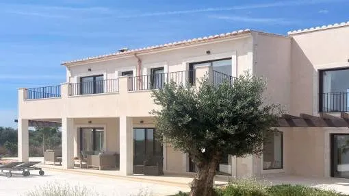 Unique elegance surrounded by Mallorca's beauty - your luxurious hideaway near Santanyi