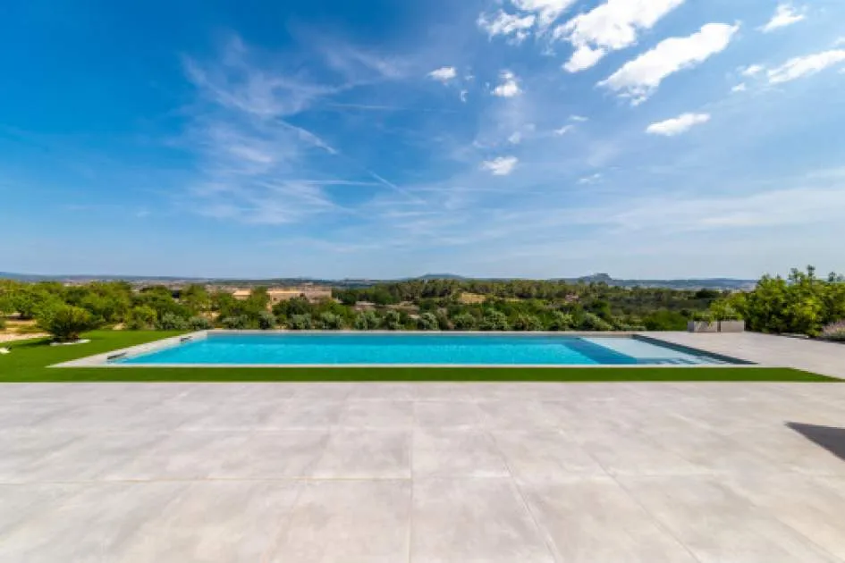 Newly-built finca in central Mallorca with wonderful sweeping views