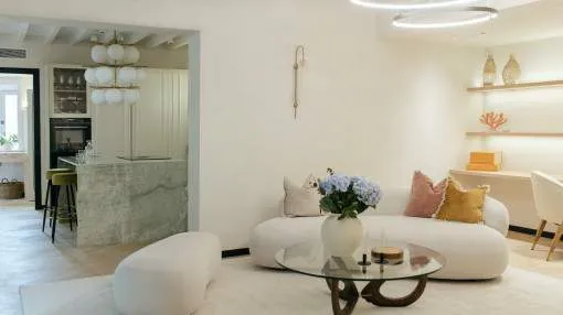Luxury penthouse with terrace in one of the most elegant streets of the old town of Palma