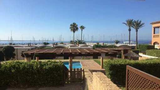 Fantastic ground-floor apartment directly by the sea in Sa Ràpita, available for rent exclusively during the month of August.