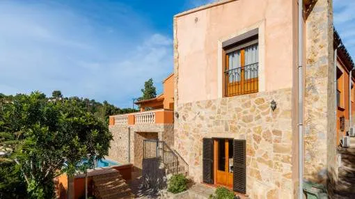 Family-villa in Esporles with pool and picturesque panoramic views over the bay of Palma