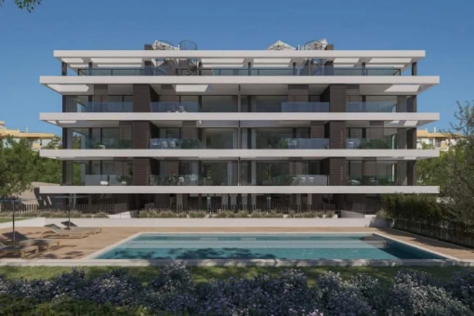 Beautiful, new 1-bedroom apartment with terrace, within walking distance to the beach in Cala Mayor