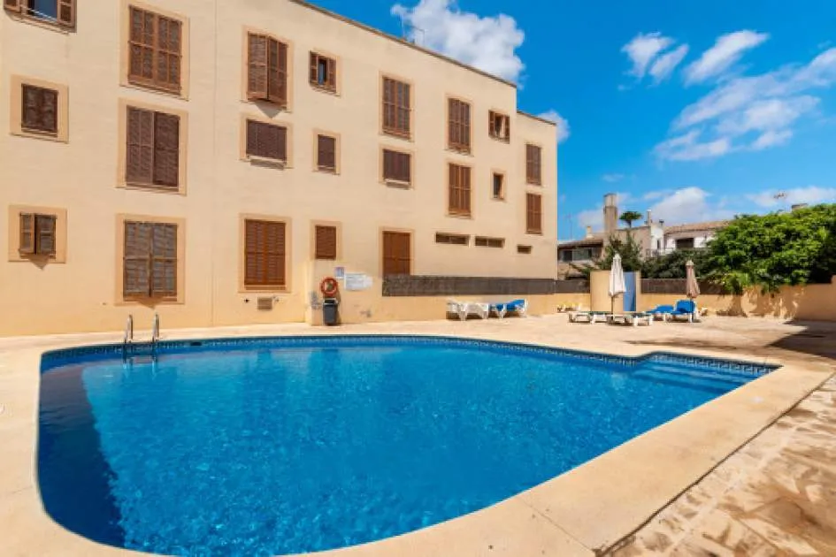 Traditional apartment with sea views and communal pool in Calonge
