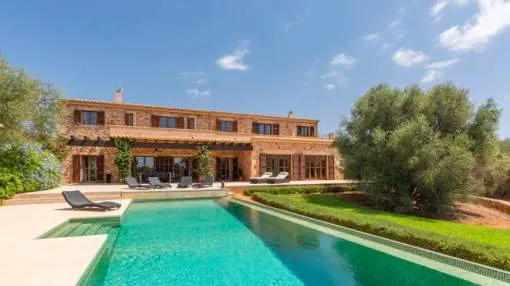 Luxurious finca with private spa including indoor pool only a few metres from the lovely village of Es Llombards