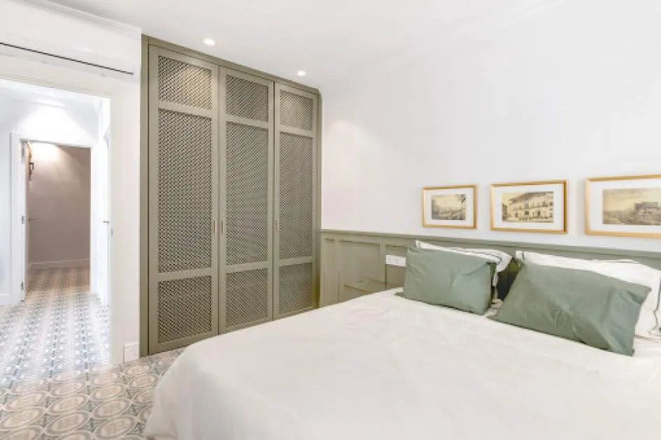 Lovingly-designed apartment with Mediterranean flair and private roof terrace in Palma Oldtown