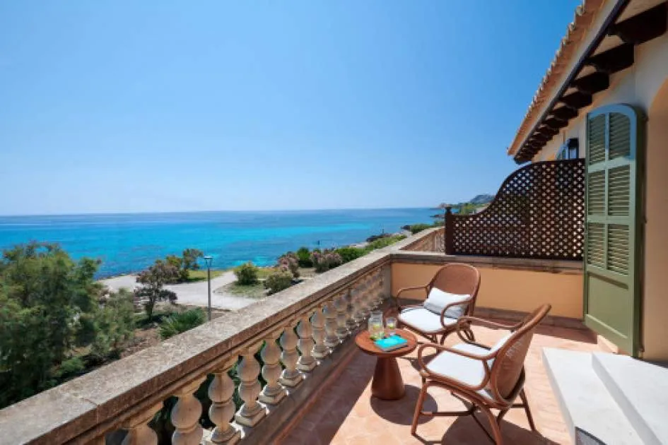 Wonderful seaside villa-retreat with 7 bedrooms, sea views and exclusive pool in Cala Ratjada