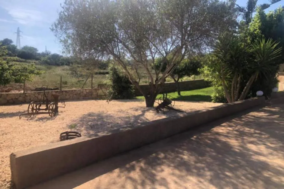 Rustic finca with 2 bedrooms and a cottage, surrounded by nature in Sant Llorenç des Cardassar