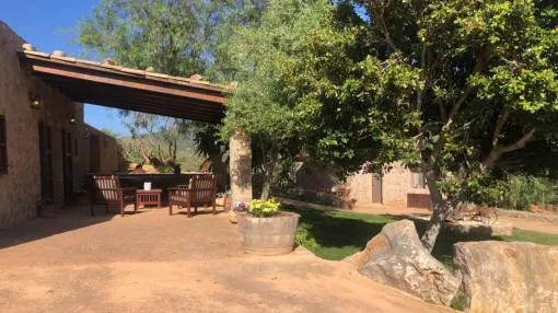 Rustic finca with 2 bedrooms and a cottage, surrounded by nature in Sant Llorenç des Cardassar
