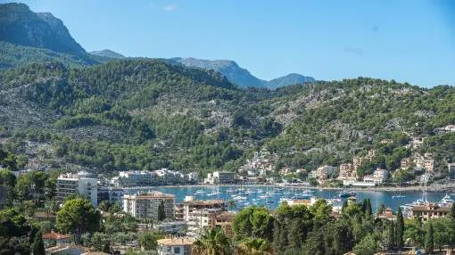 Bright, modern villa with wonderful views over the bay of Port de Soller