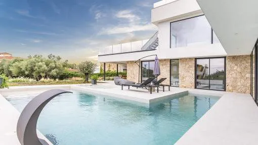 Newly-built villa with Mediterranean flair in Sa Cabaneta