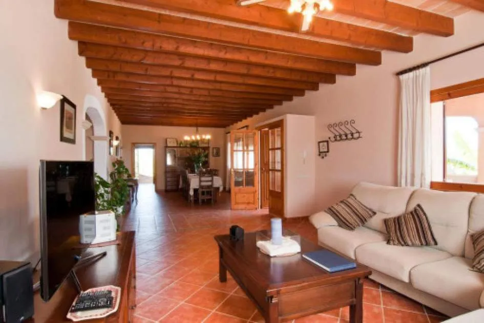 Exclusive finca with sea view available for temporary rental in Santanyí