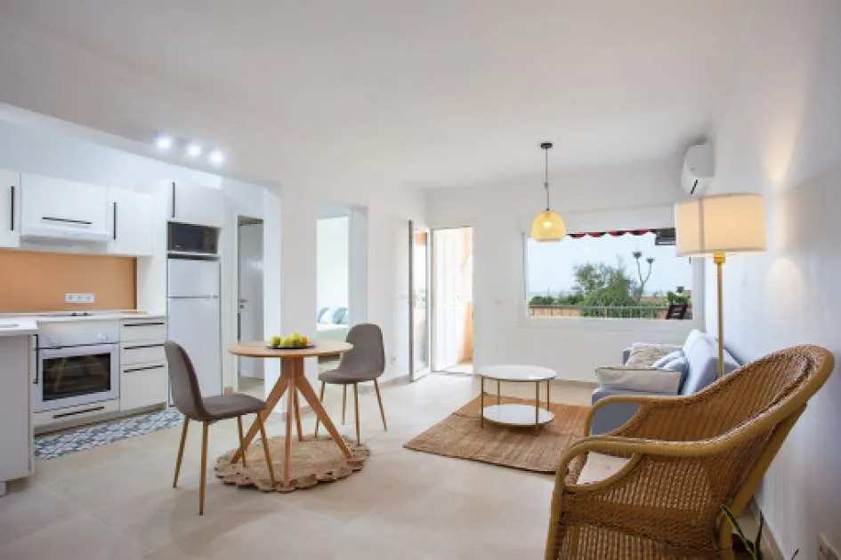 Elegant apartment with sea view in Colonia St Jordi