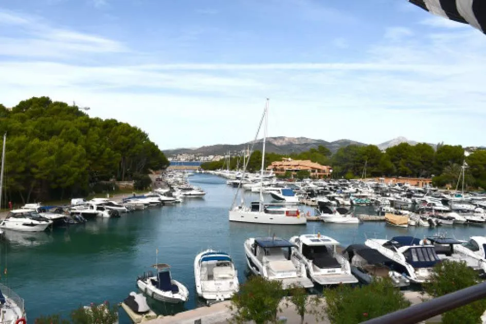 In the exclusive harbour area of Santa Ponsa a high end apartment for short term rent