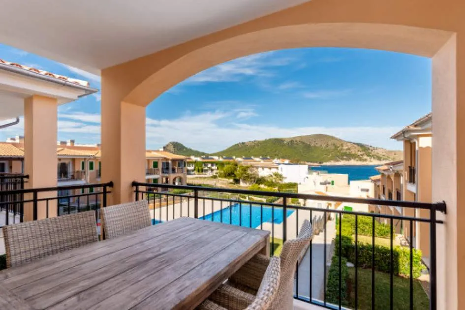 Fantastic apartment with sea views just a few meters to Cala Agulla