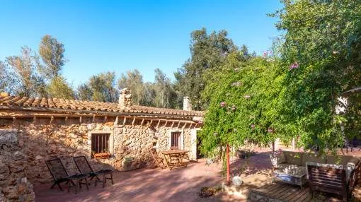 Beautiful rustic finca with rental licence in Costitx in the heart of Mallorca