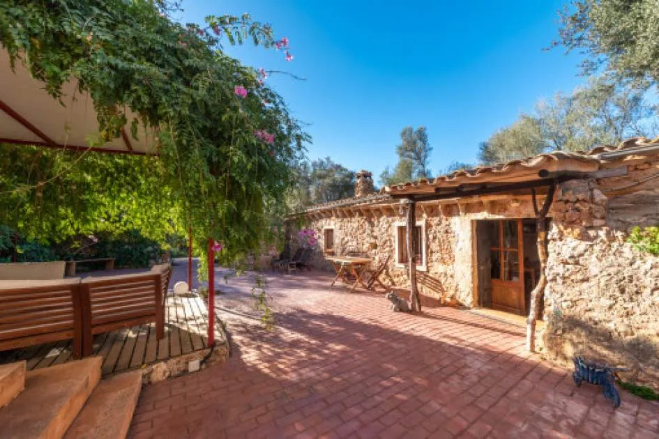 Beautiful rustic finca with rental licence in Costitx in the heart of Mallorca