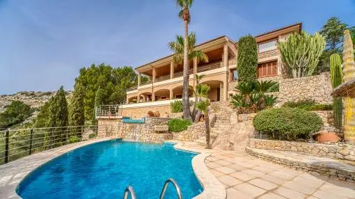 Luxurious, very private chalet with pool, holiday rental license and breathtaking views in Pollensa