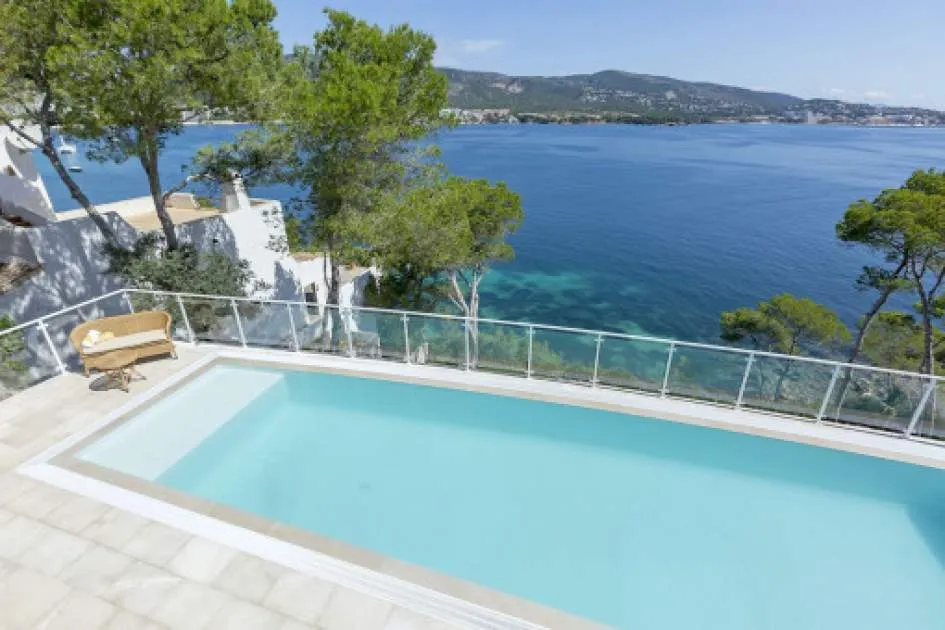 The pure sound of the sea - Mediterranean villa on the 1st sea line near Palmanova