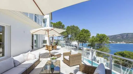 The pure sound of the sea - Mediterranean villa on the 1st sea line near Palmanova