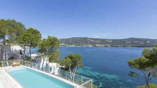 The pure sound of the sea - Mediterranean villa on the 1st sea line near Palmanova The pure sound of the sea - Mediterranean villa on the 1st sea line near Palmanova
