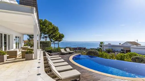 Modernized Mediterranean-style villa with incredible sea views in Cas Catala