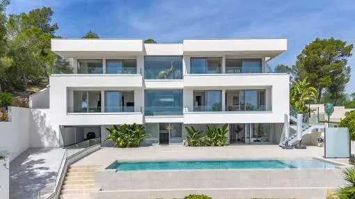 Luxury villa with pool and stunning sea views in Palmanova Luxury villa with pool and stunning sea views in Palmanova