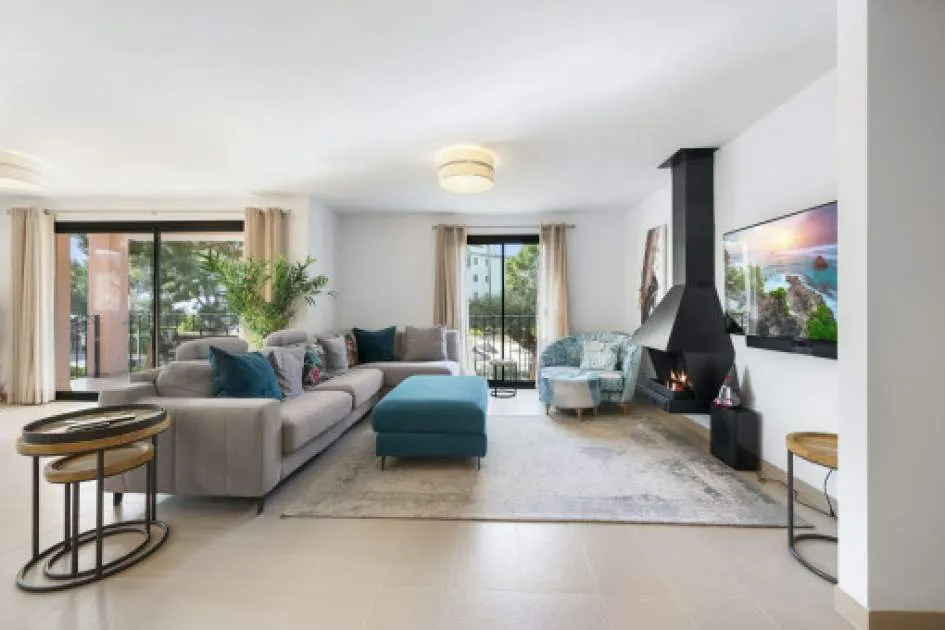 Designer-apartment with 4 bedrooms in a luxurious residential community Camp de Mar
