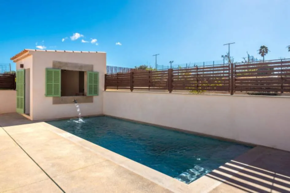 Innovative, modern village-house with pool in Biniali