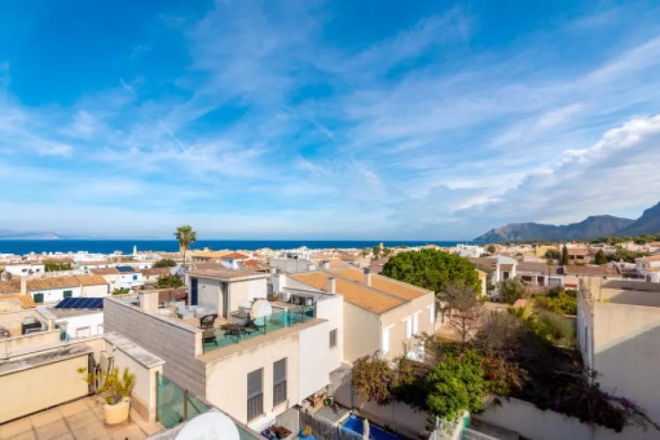 Beautiful terraced house in a small residential complex in Colonia de Sant Pere just a few meters from the sea