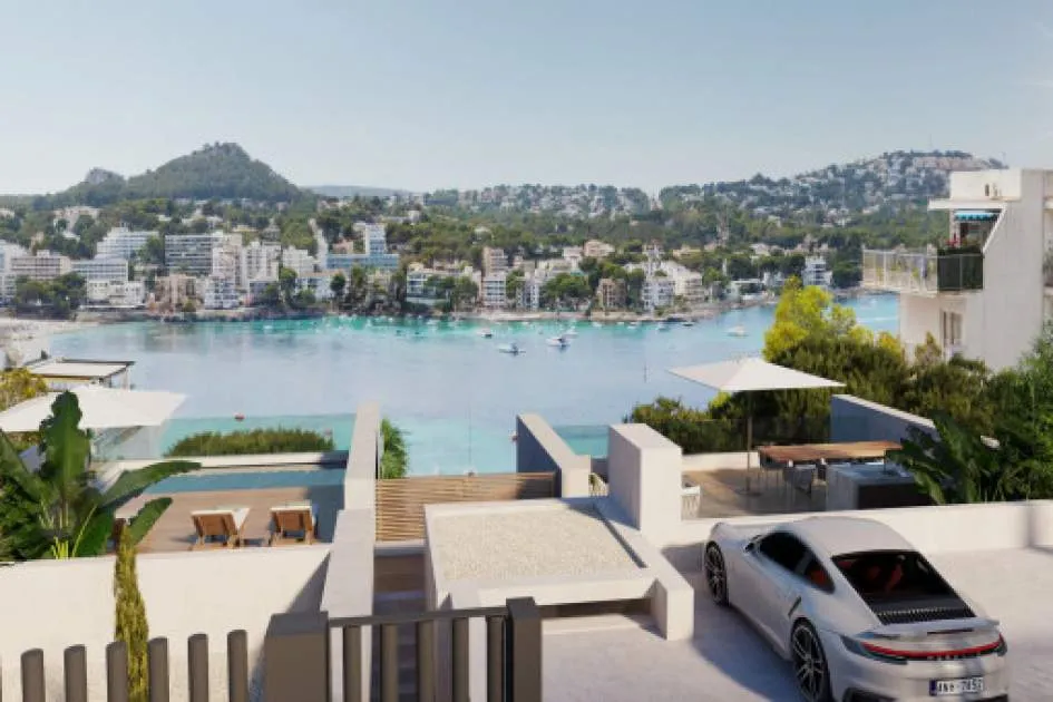 Modern villa with 2 pools and sea views, only a short walk from the Santa Ponsa beach