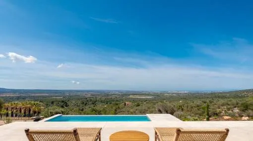 Newly-constructed minimalist villa with breathtaking views over the bay of Palma